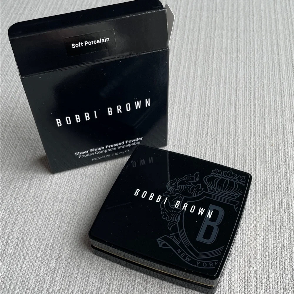 Bobbi Brown Sheer Finish Powder - soft porcelain